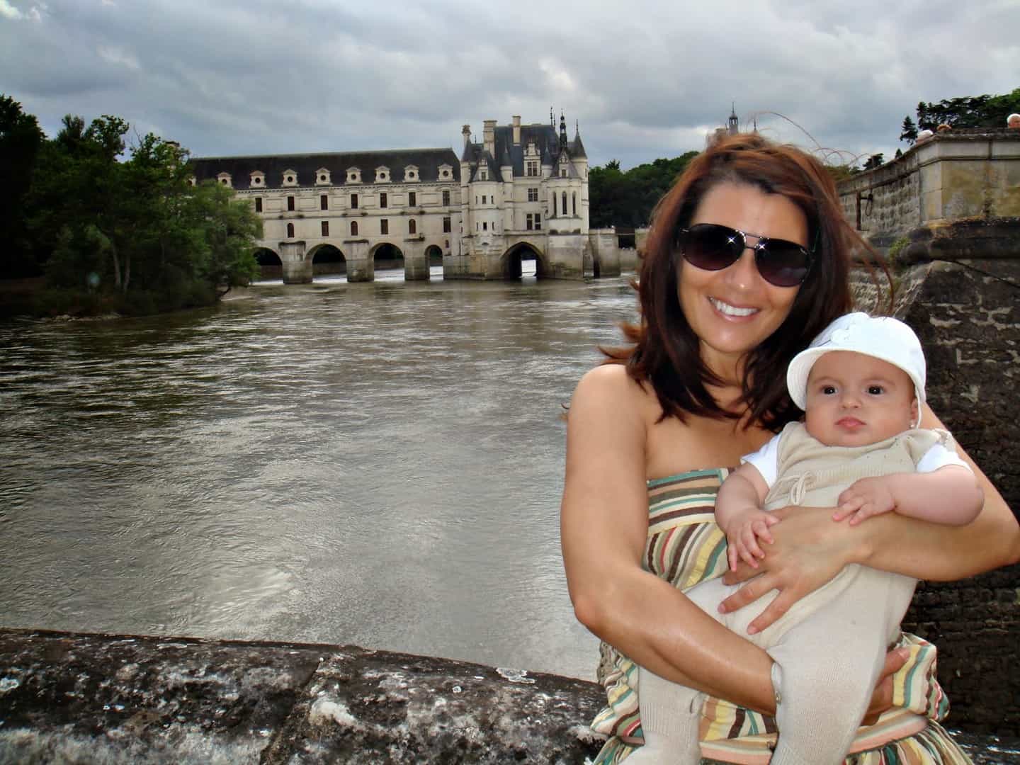 Castillo de Chenonceau en Francia. Valle de Loira con niños Francia