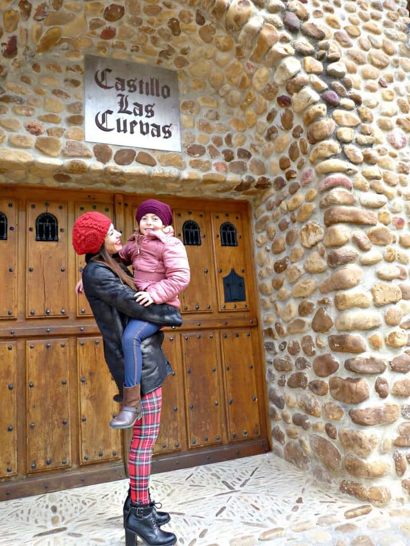 Un castillo y una cascada, un plan perfecto para los niños en Burgos. Burgos