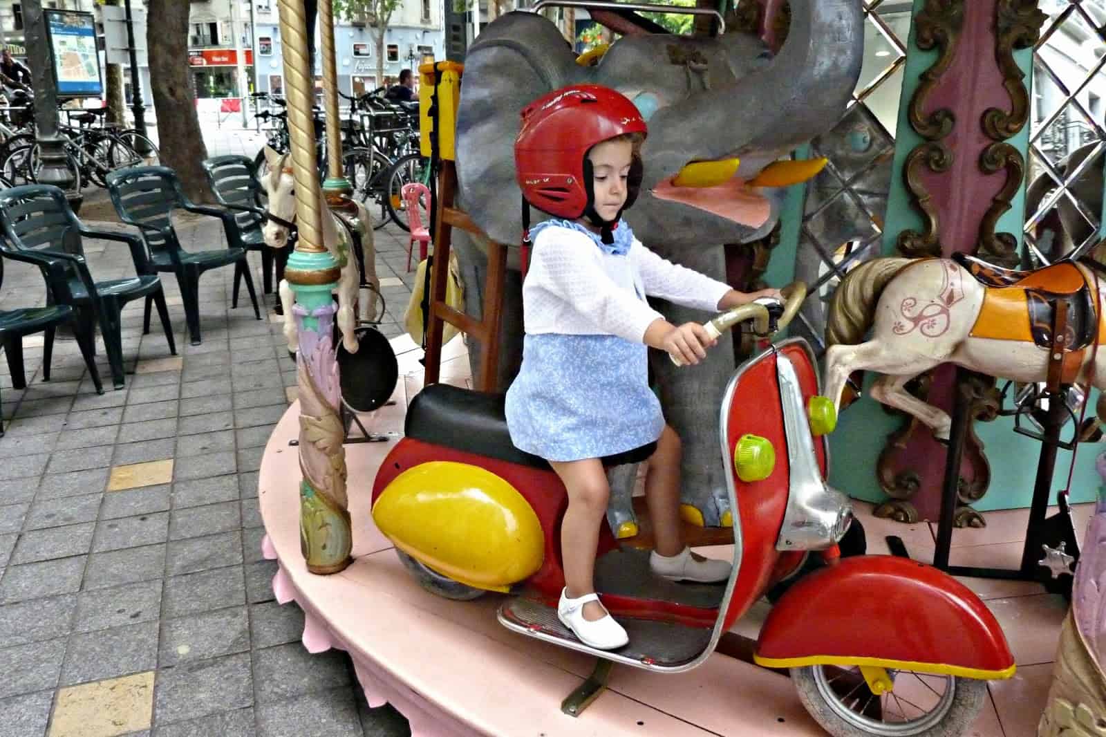 Disfrutando en los destinos de un enorme juguete: El Carrusel