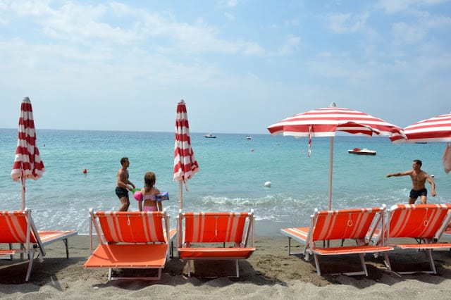 ¿Una playa de arena en la Costa Amalfitana? Ischia en Familia Costa Amalfitana