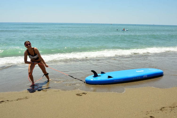 Paddle surf en la playa de Torremolinos