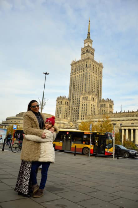 Varsovia-con-niños-Polonia-El-Palacio-de-la-cultura-y-las-ciencias-en-familia-