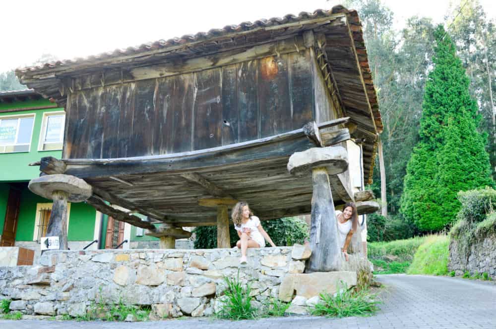 Asturias-con-niños-Cuevas-del-agua-La-Cuevona