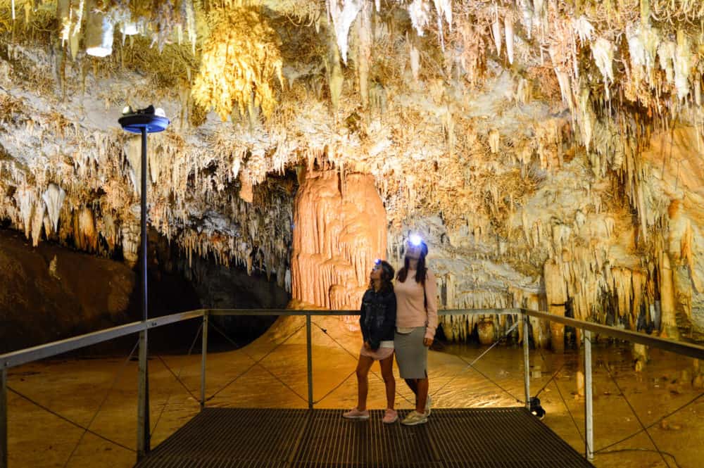 Cuevas-de-Pozalagua-viajar-con-niños-bizkaia-basquemountains