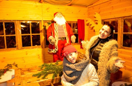 Mercado-de-navidad-varsovia-polonia-con-niños