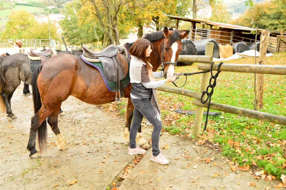 viajandoconmami-montar-a-caballo-basquemountain-elorrio-bizkaia-planes-con-niños