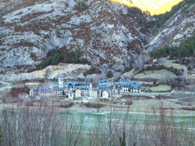 Valle-de-Tena-Lanuza-Huesca-España
