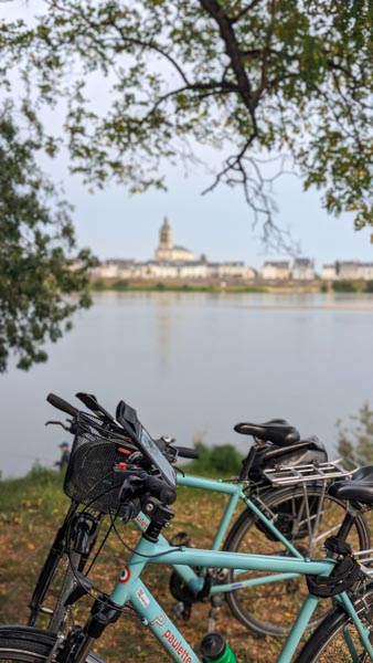 ¿Te imaginas descubrir Los Castillos de Loira en bicicleta? Europa