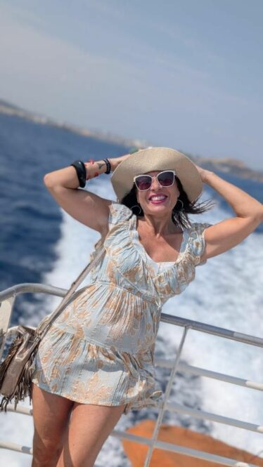 ¿Es importante alquilar coche en Ibiza?. Mi experiencia en autobús y taxi Europa